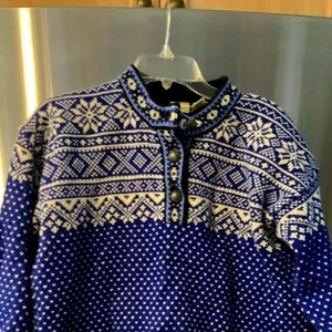 LL Bean, Scandinavian sweater, Womens medium, blue/white/black.